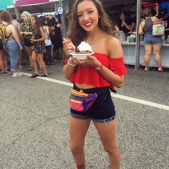 Meet your Posher, Mallory - Picture 1 of 1